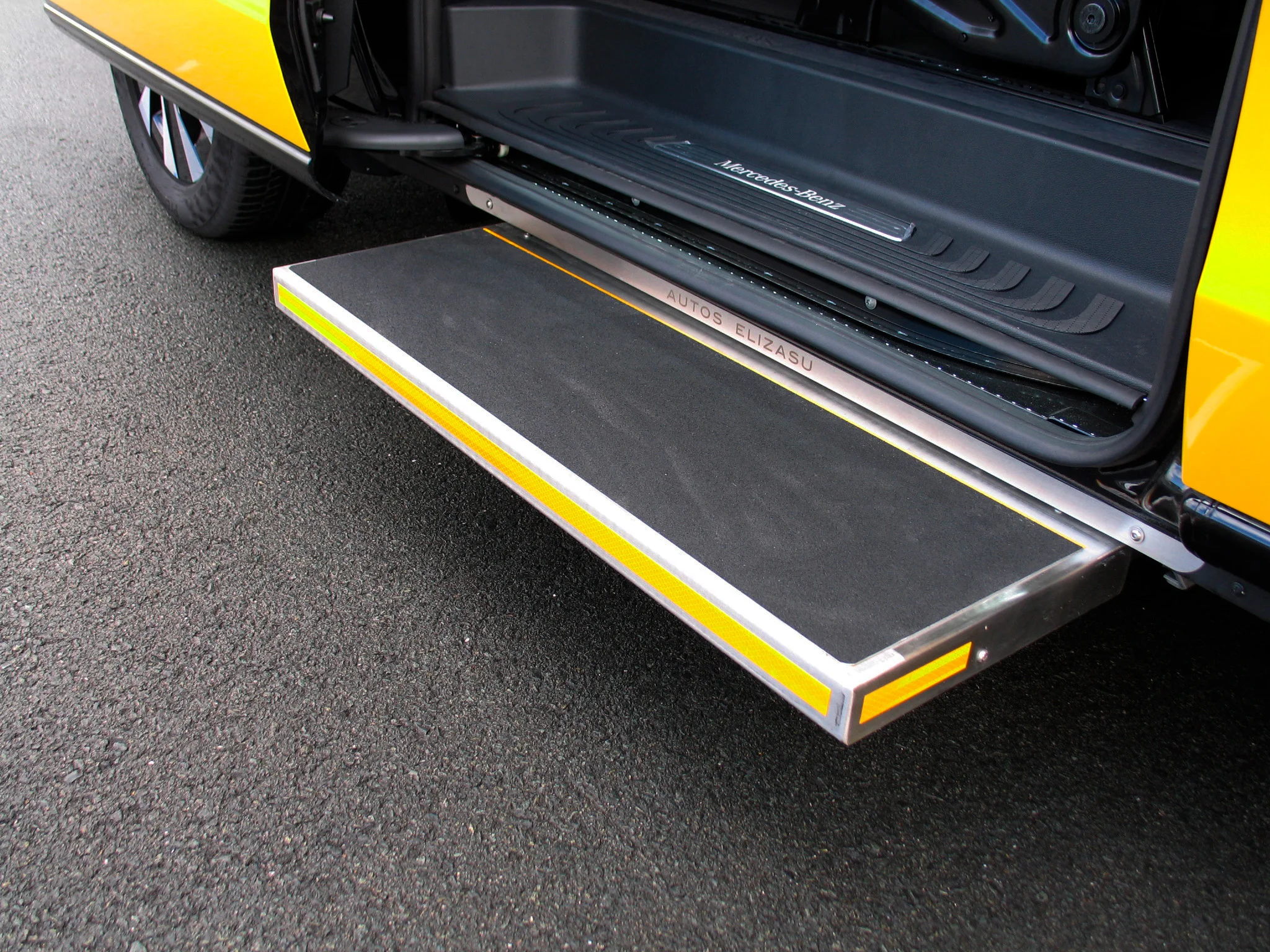 peldaño-de-acceso-al-vehiculo-2